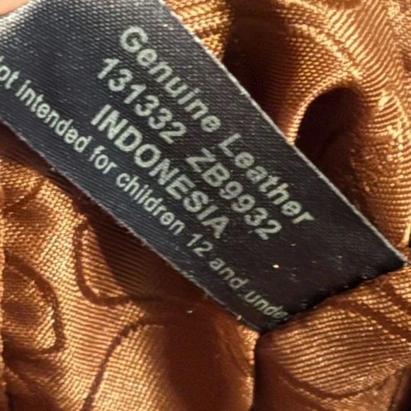 FINALPRIZEš„Fossil Colorful Patchwork Leather Shoulder Bag has chain with pearls - Picture 11 of 15